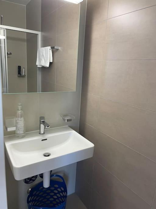 Joli Studio Confortable ! Prilly Ngoại thất bức ảnh
